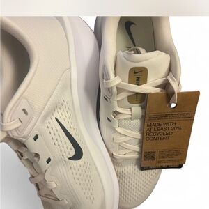 Nike Phantom Metallic Gold Quest 6 Shoes